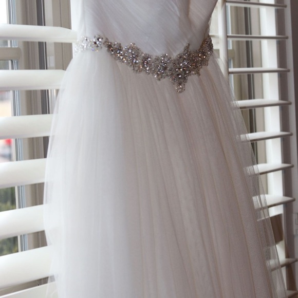 Wedding Gown Size 16 - Picture 2 of 16